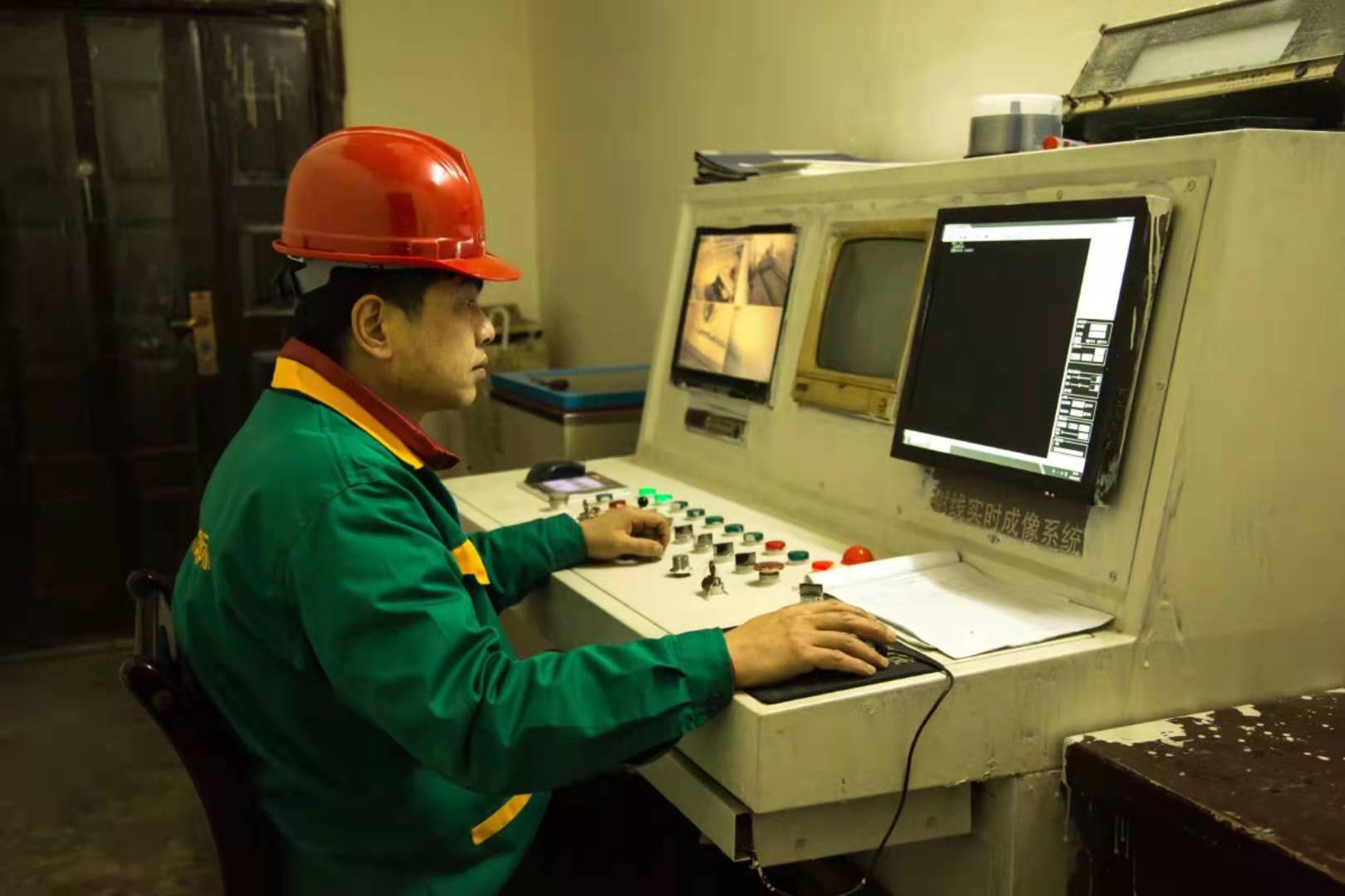 奔際不銹鋼-成品倉(cāng)庫(kù)檢測(cè)